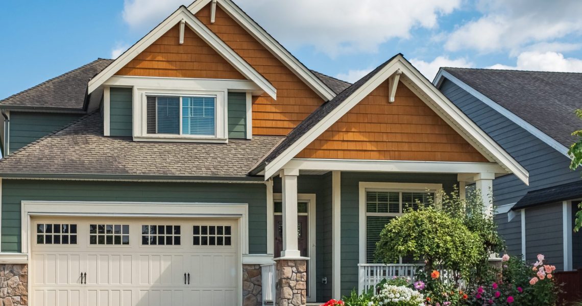 Real,Estate,Exterior,Front,House,On,A,Sunny,Day.,Big