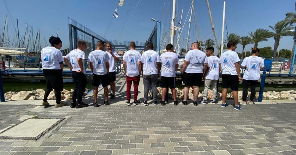 באש ובמים תמונה