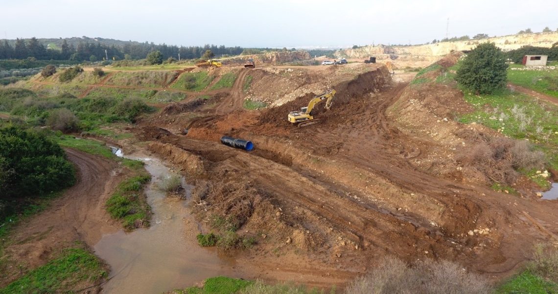 מחצבת יחיעם, חסר קרדיט