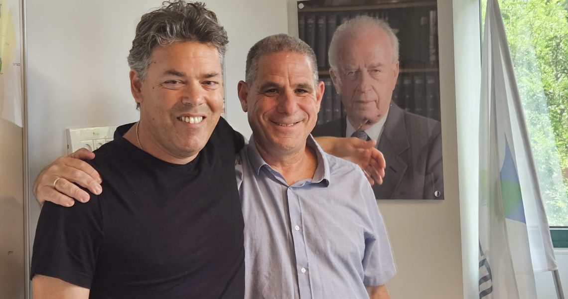 מימין לשמאל- אודי בורוביץ', מזכל המצמד, וליאור שמחה, מזכל התנועה הקיבוצית- קרדיט נעה יפת