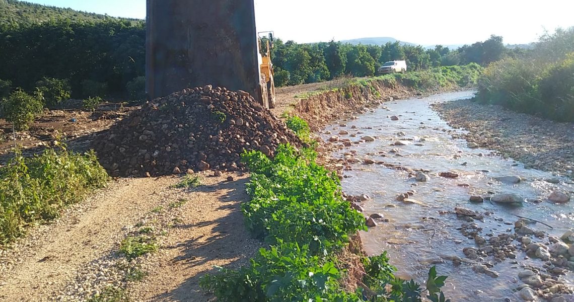 נחל יחיעם עבודות פינוי סחף צילום רשות ניקוז